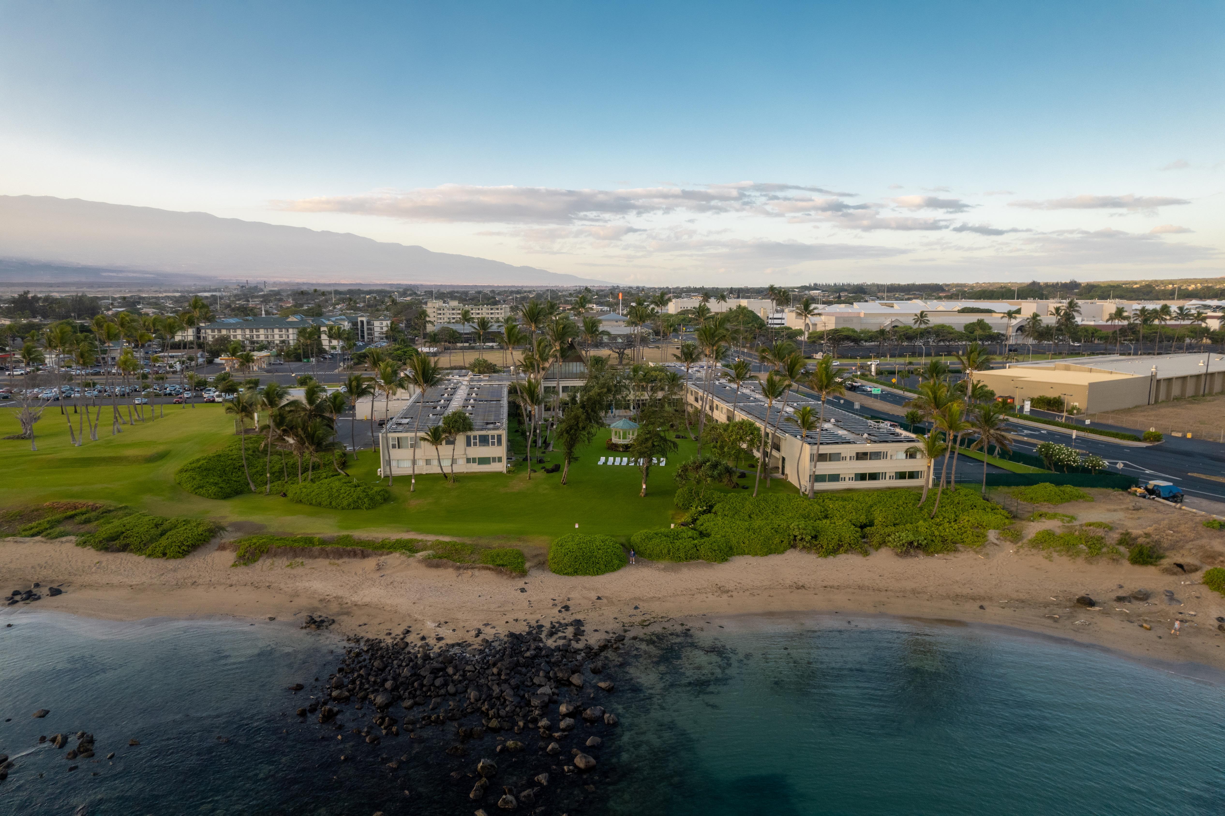 Maui Beach Hotel Kahului Exterior photo