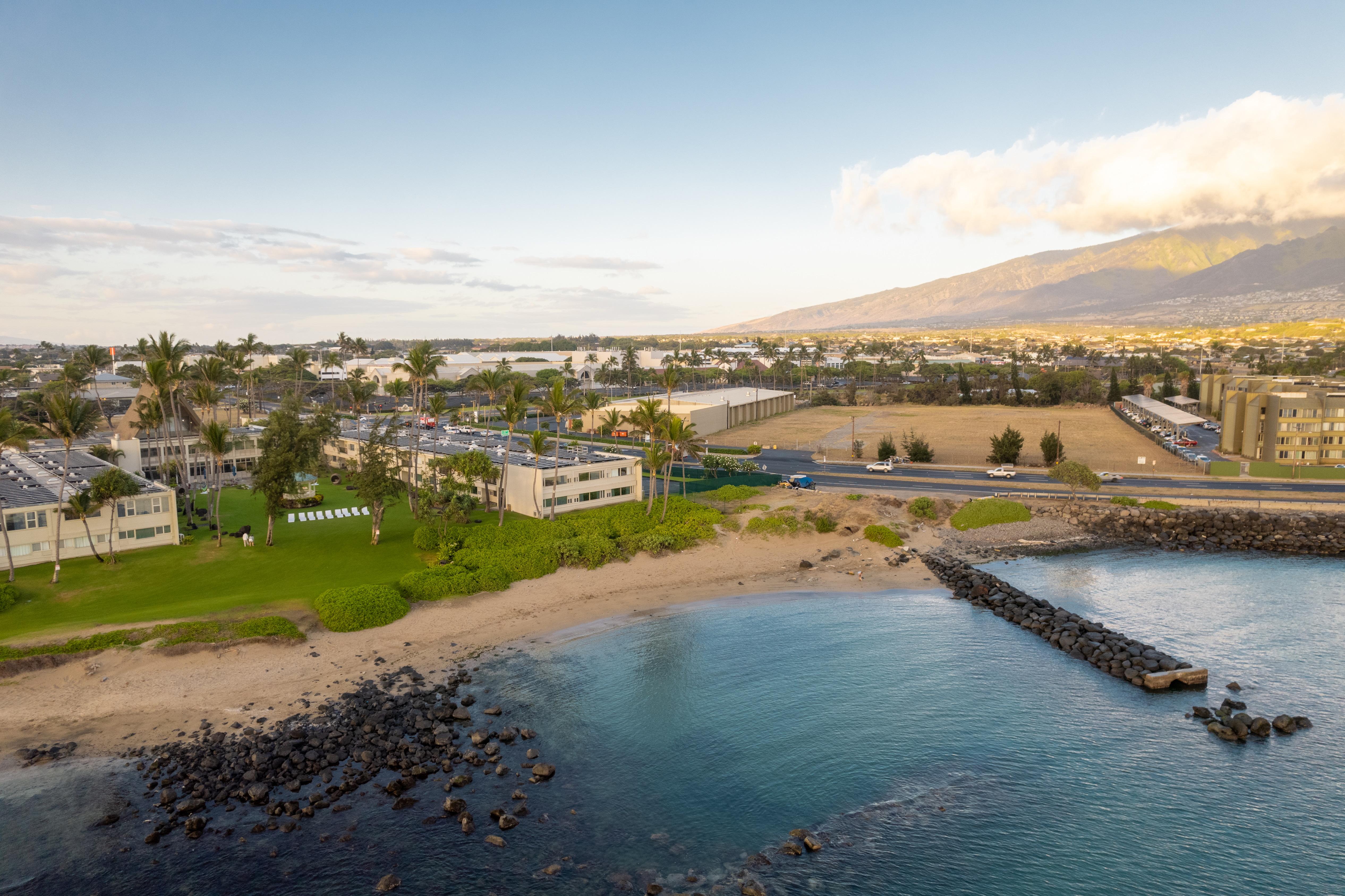 Maui Beach Hotel Kahului Exterior photo