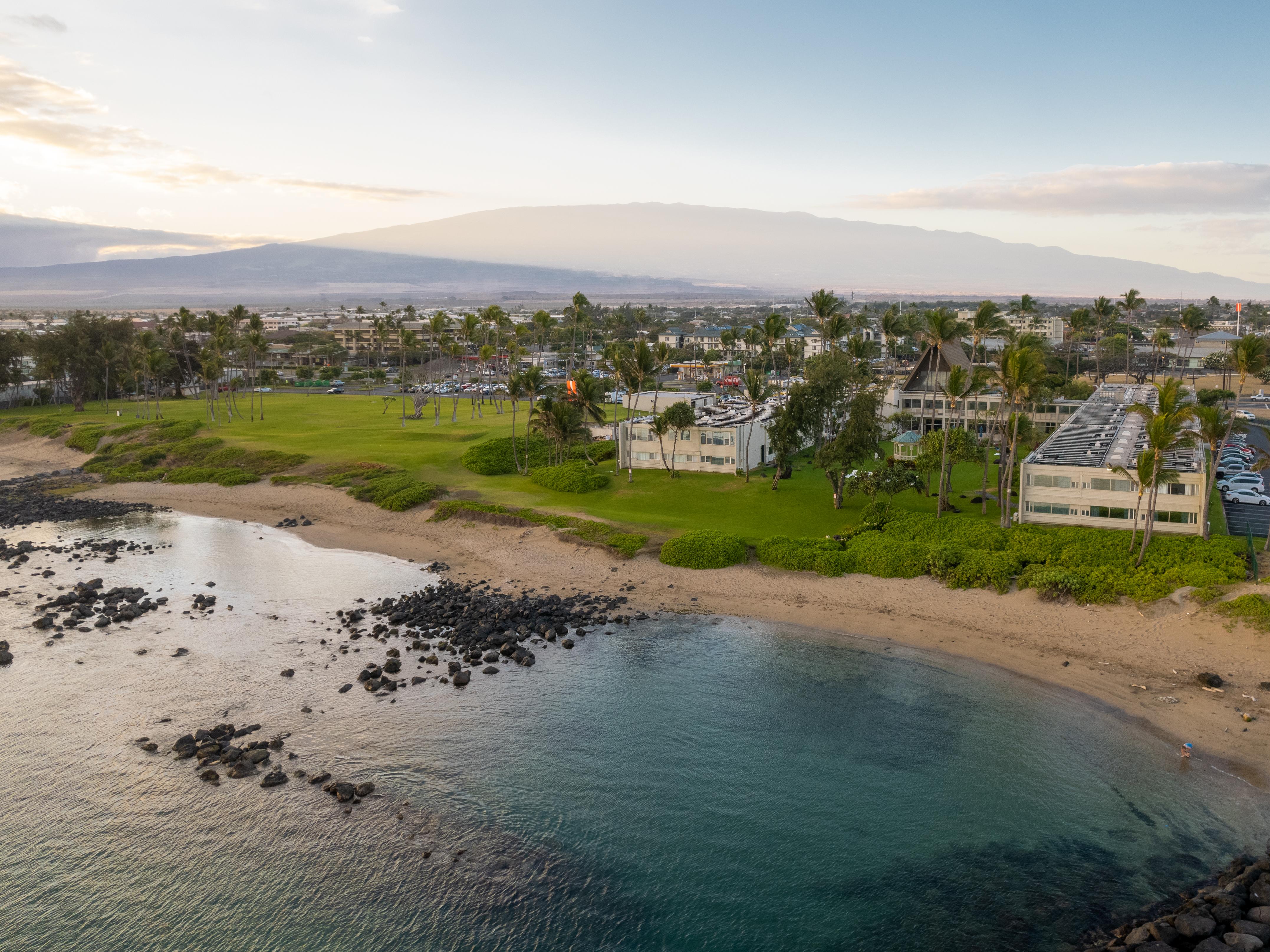 Maui Beach Hotel Kahului Exterior photo