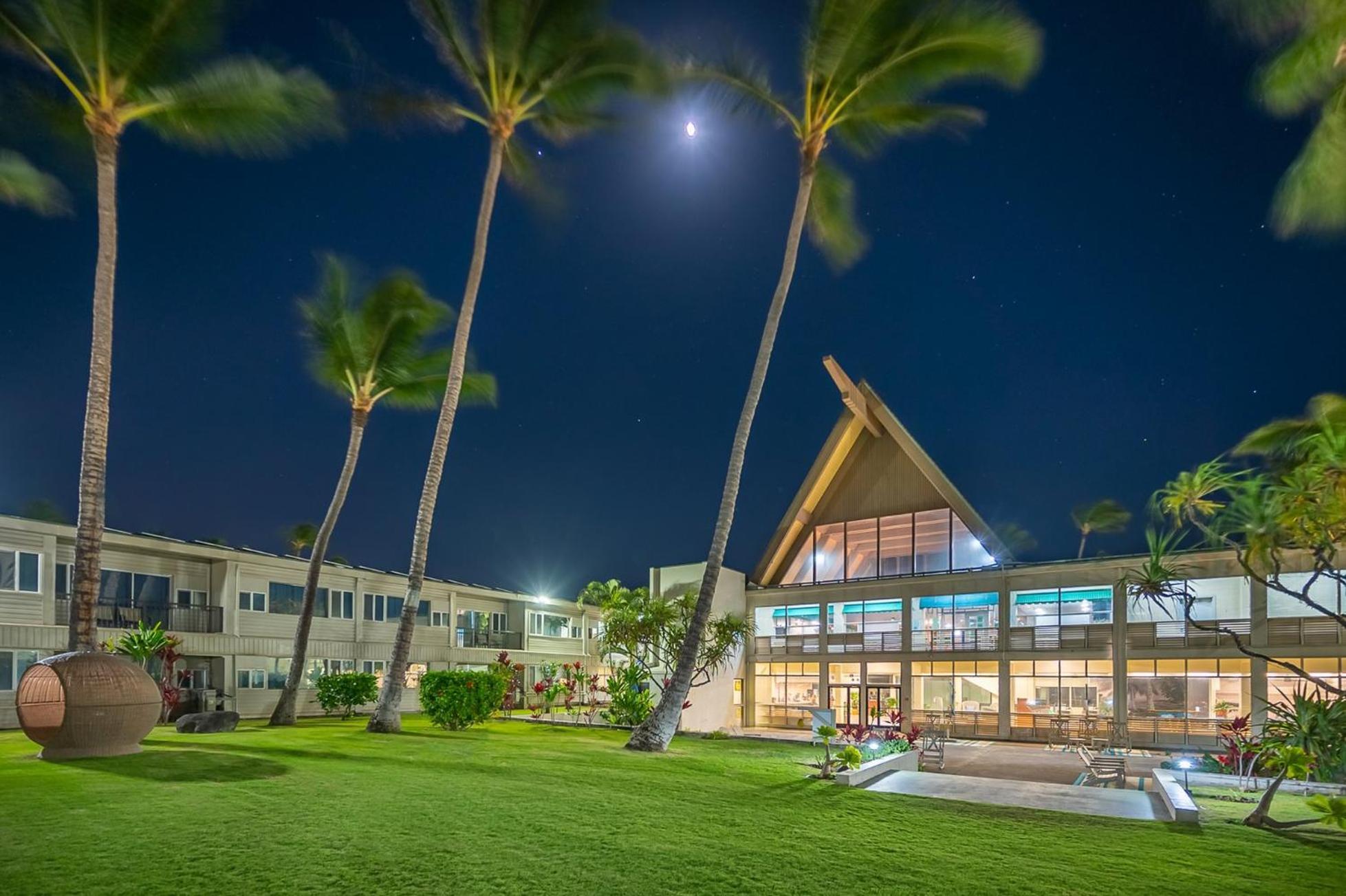 Maui Beach Hotel Kahului Exterior photo