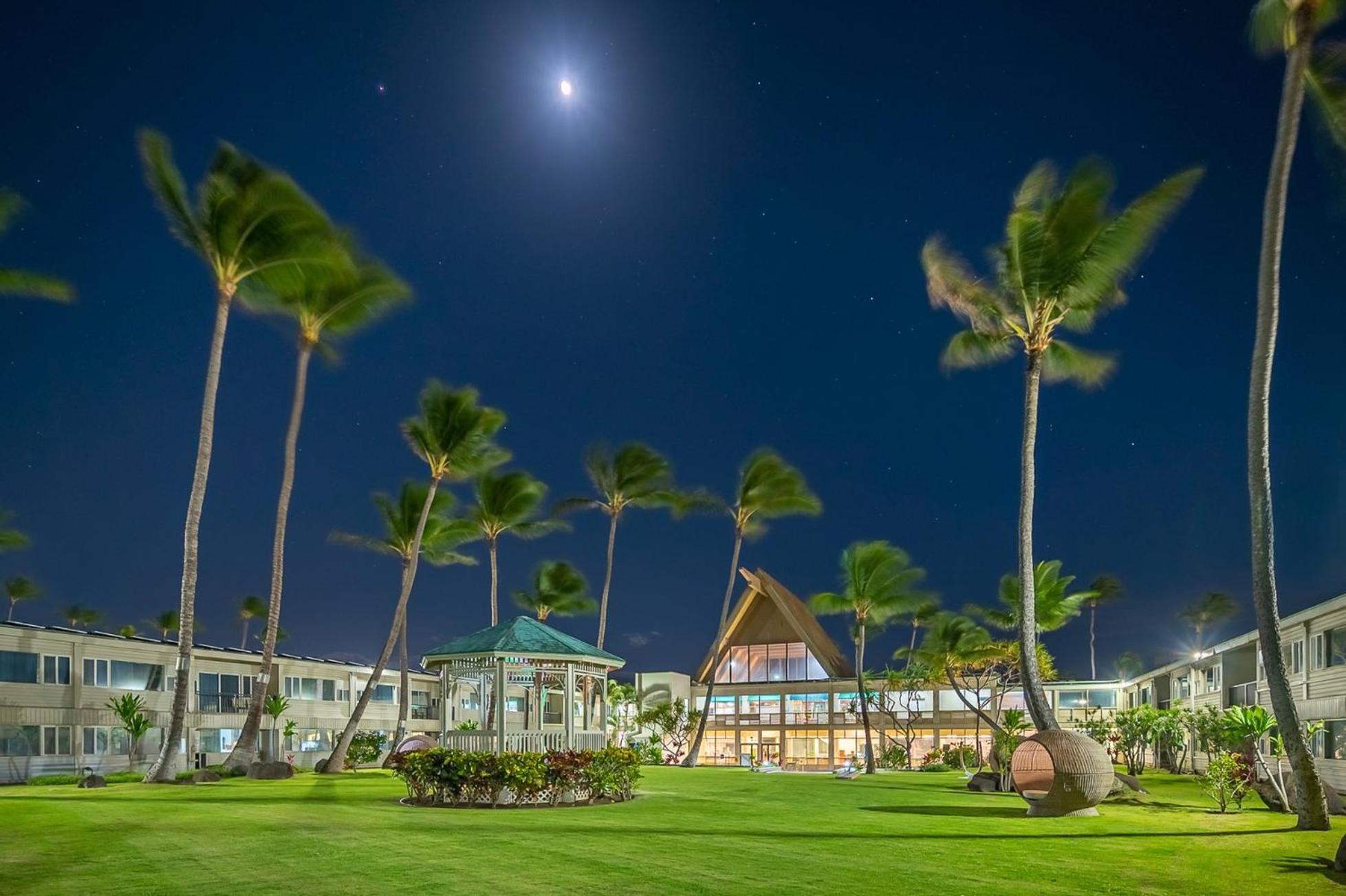 Maui Beach Hotel Kahului Exterior photo