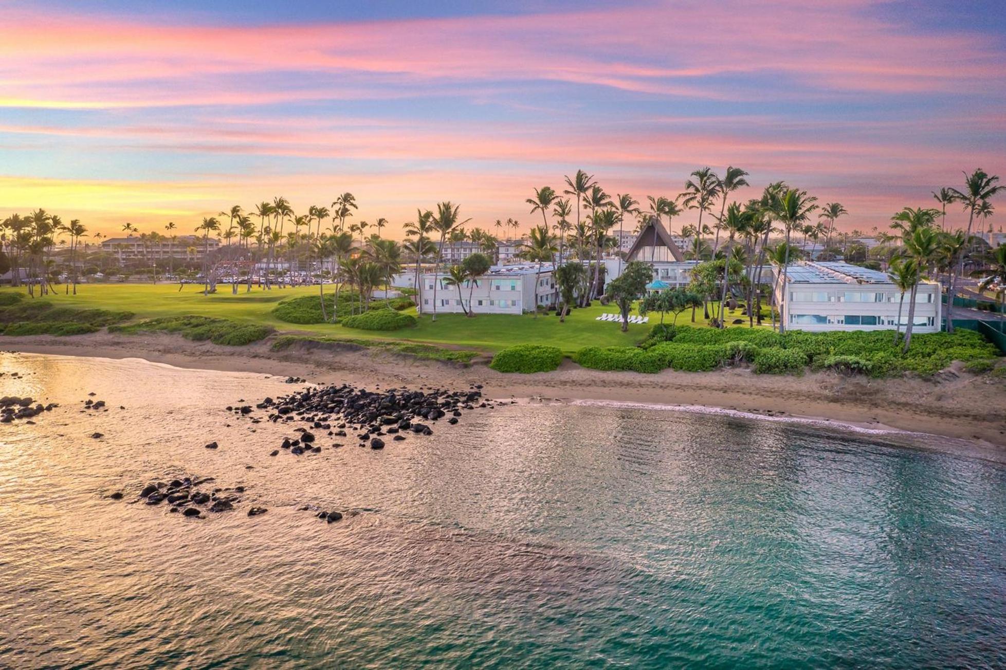 Maui Beach Hotel Kahului Exterior photo